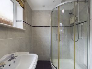 En-suite- click for photo gallery